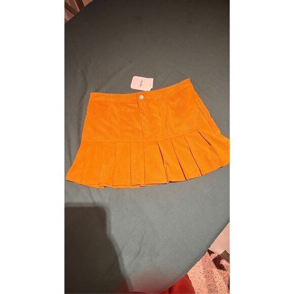 ELODIE PLEATED HEM MINI SKIRT YELLOW (MUSTARD) SIZE L NEW WITH TAGS - Picture 3 of 10
